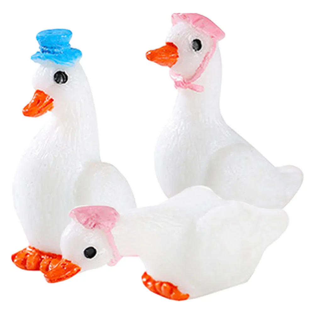 3Pcs White Swan Decorations Desktop Ornament Moss Swan Decor Miniature Adornment Smooth Touch Vivid Modeling Desktop Ornament,