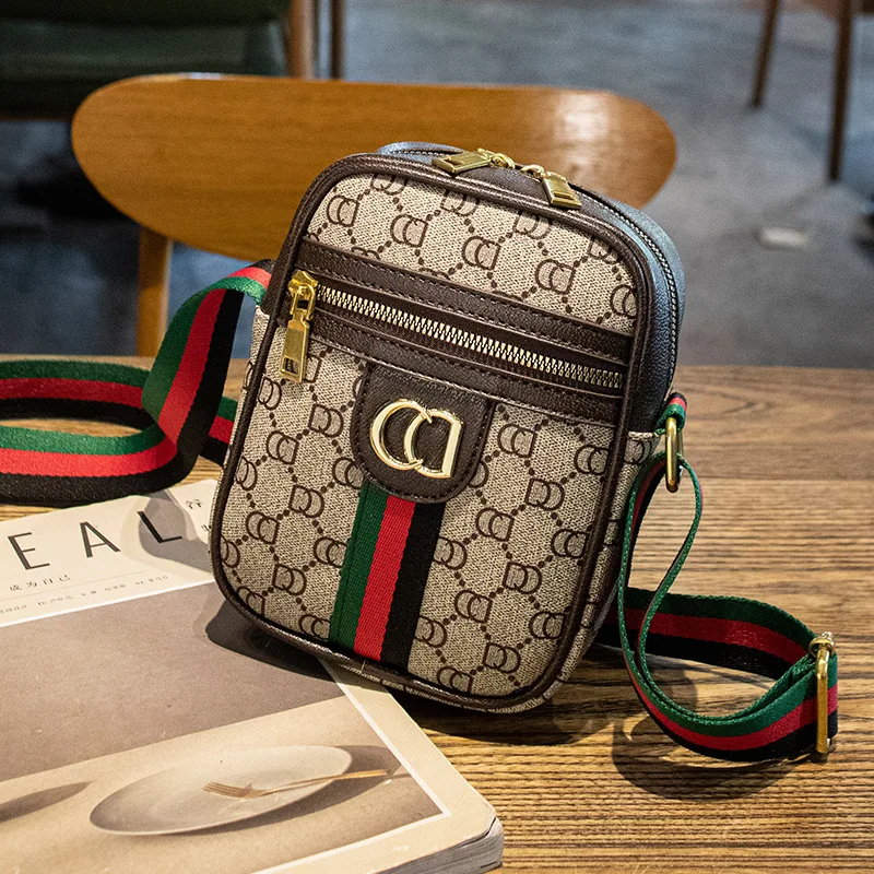 

Sustainable Female Bag for Eco-Conscious Women Recycled Material Crossbody Shoulder Bag for Environmentally Friendly Fashion