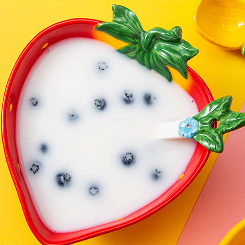 

Strawberry Design Bowl with Spoon Ceramic Food Grade Safe Salad Rice Serving Bowl for Home Kindergarten Picnic Use