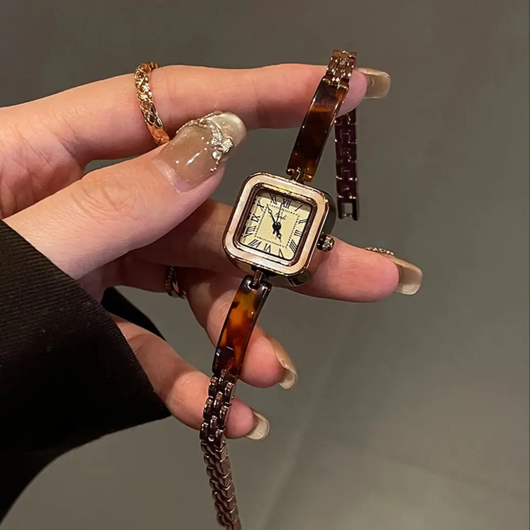 Luxury Vintage Women's Watches with Roman Numerals and Square Dial Quartz Ladies Watch with Amber Bracelet Perfect Gift NEW
