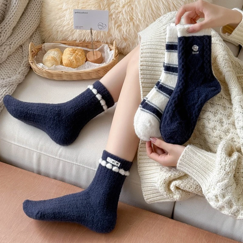 1/5 أزواج من الجوارب النسائية الدافئة السميكة والبسيطة والمريحة متوسطة الطول لخريف وشتاء، جوارب كاجوال لطيفة ومتعددة الاستخدامات