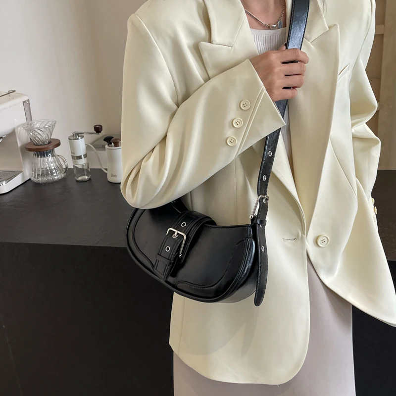 Silver Half Moon Shoulder Bag For Women High Quality Pu Leather Underarm Crossbody Handbag 2024 New Versatile Female Bag Black