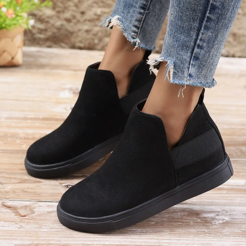 Plus-size Women\'s Loafers Suede Soft-soled Sneakers Comfortable Low-top Platform Boots Trend Simple Breathable Driving Shoe 2024