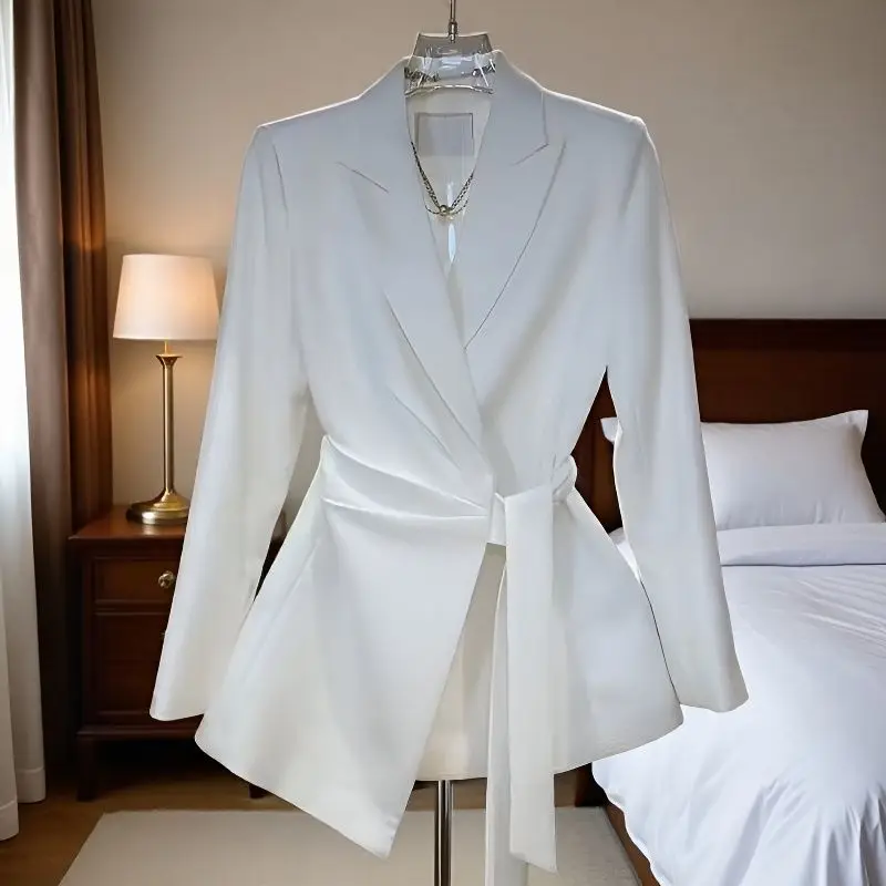 2026 Autumn Lace Up Slim Fit Waist White Suit Jacket for Women's Casual Small Suit