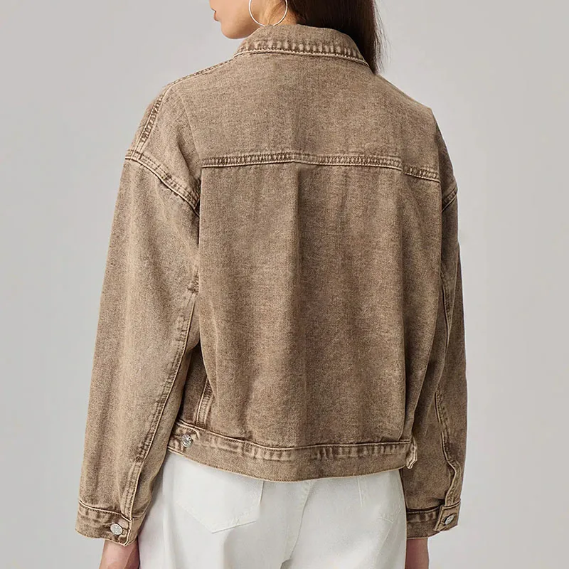 معطف دينم نسائي جديد على الموضة لعام 2025 معطف ربيع الخريف بمزاج متعدد الاستخدامات ثلاثي الأبعاد معطف دينم نسائي بني عتيق H365