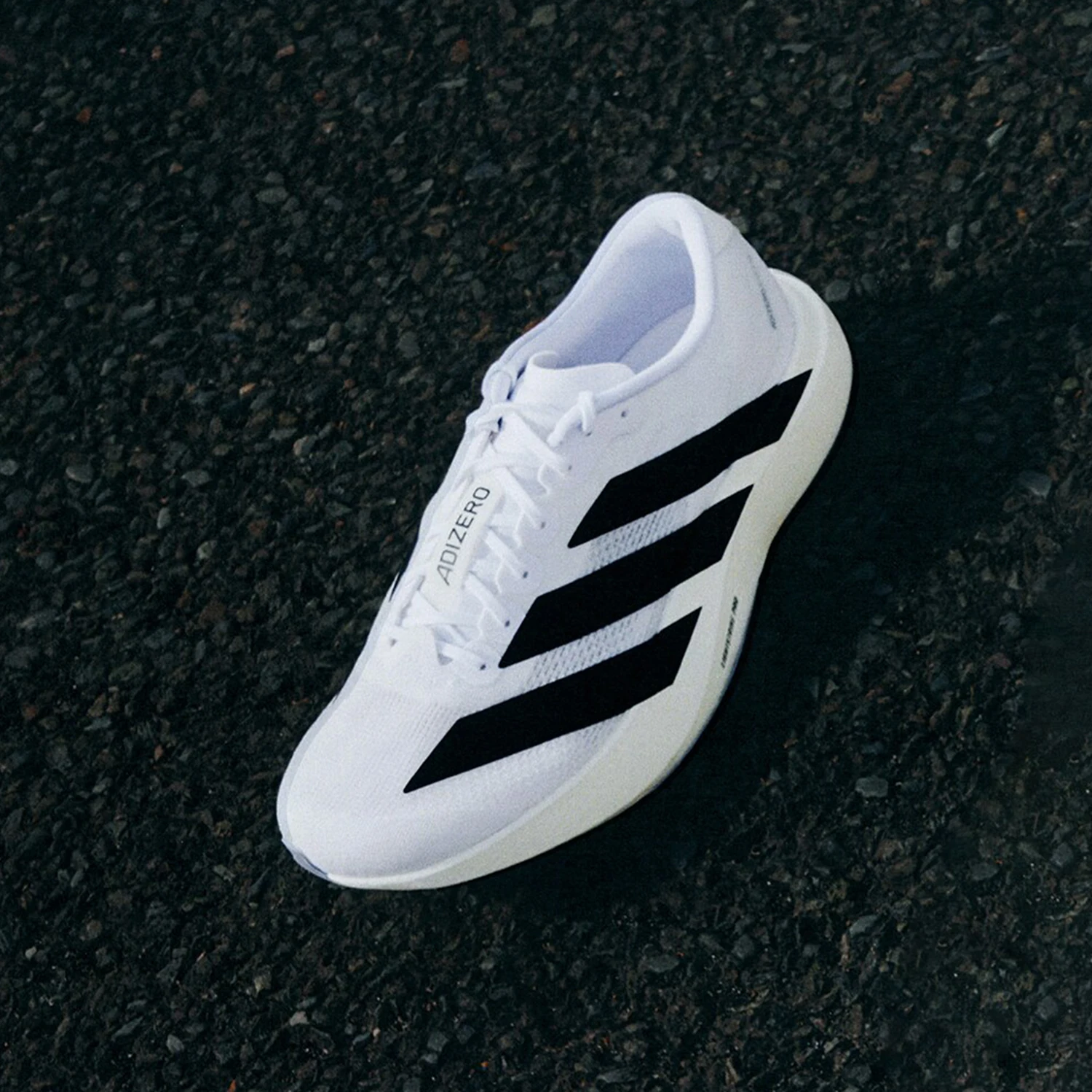 حذاء الجري Adidas الأصلي الجديد للرجال الكلاسيكي خفيف الوزن وجيد التهوية JH6206