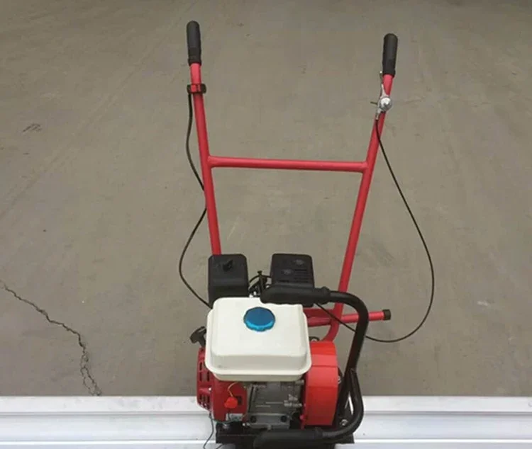 Thickened and widened concrete vibration ruler Pavement scraping ruler Electric vibration ruler