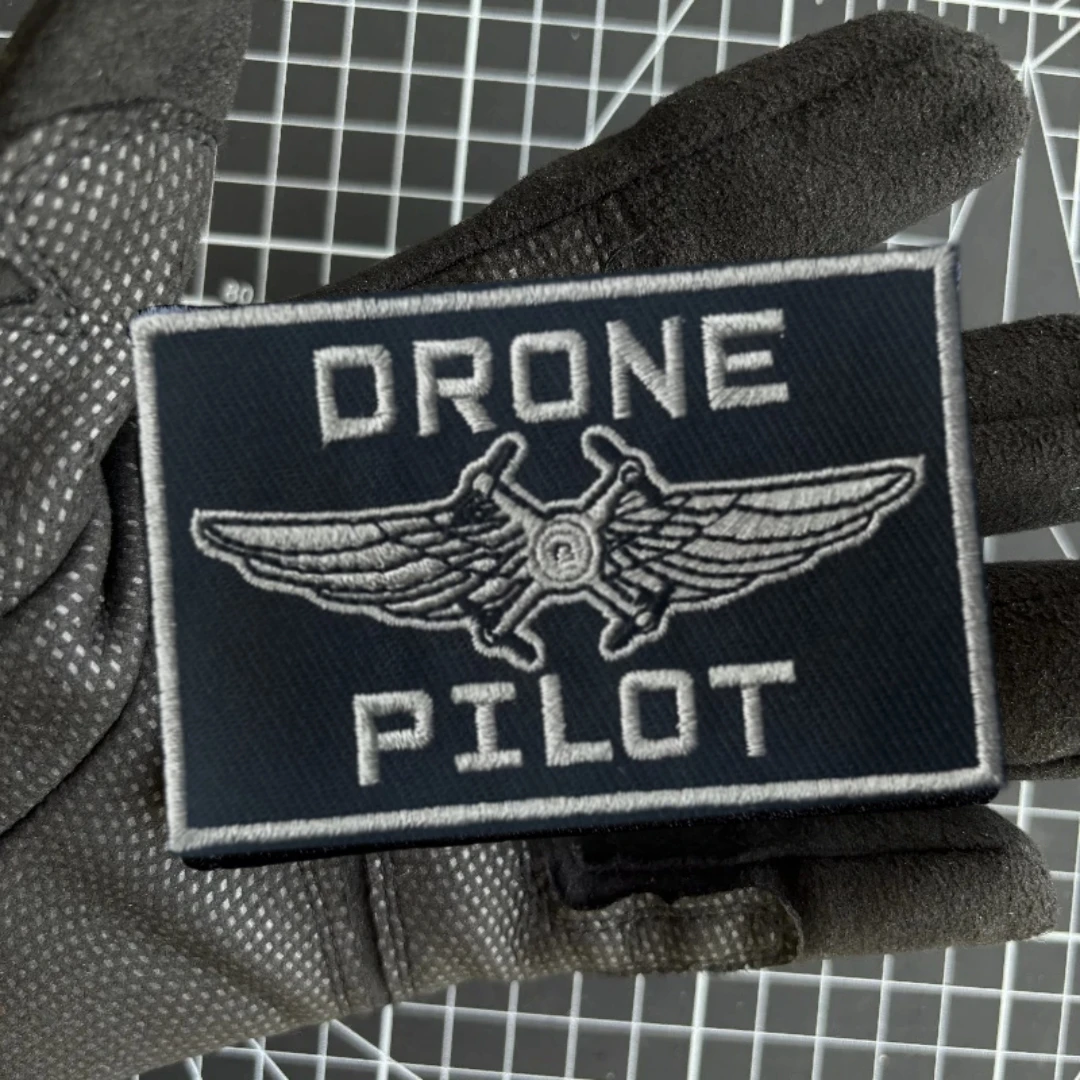 Insignia moral piloto dron bordada táctica con gancho y bucle - imagen 2