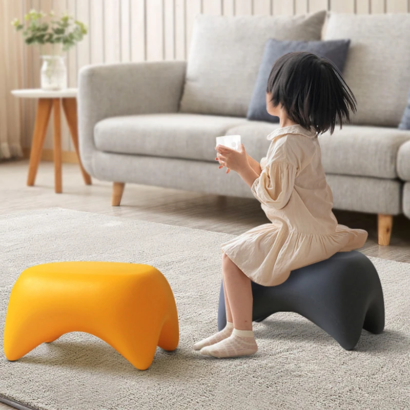 

Разноцветные маленькие табуретки, детский стульчик в скандинавском стиле, пластиковое детское сиденье, утолщенные противоскользящие стулья для ванных комнат, креативный стул для детей