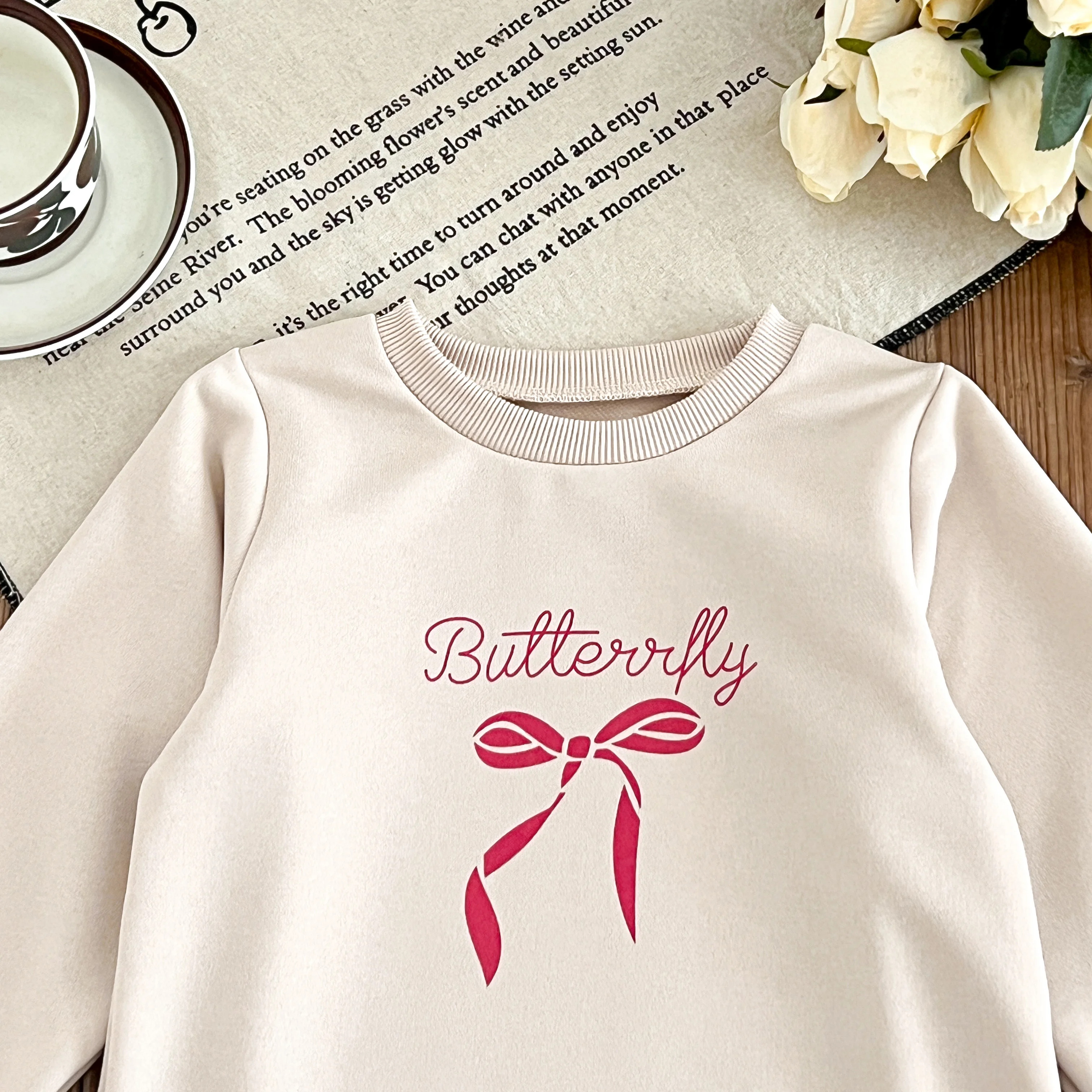 Mädchen Freizeitkleid Neue Mode Schleifendruck Mehrlagiges Garn-Saum Langarm-Sweatshirt-Kleid Mädchenkleider für 3-7 Jahre – Detail 4