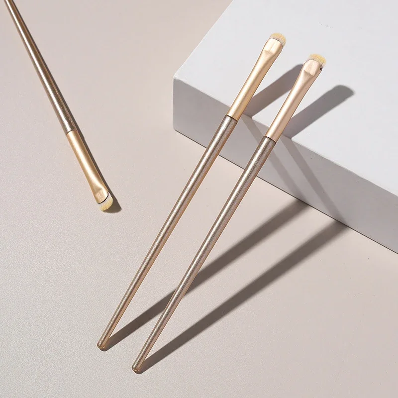 3 pennelli per trucco per eyeliner curvi, pennello per trucco per eyeliner di precisione, palpebra, strumenti cosmetici per occhi piccoli e sottili e affilati