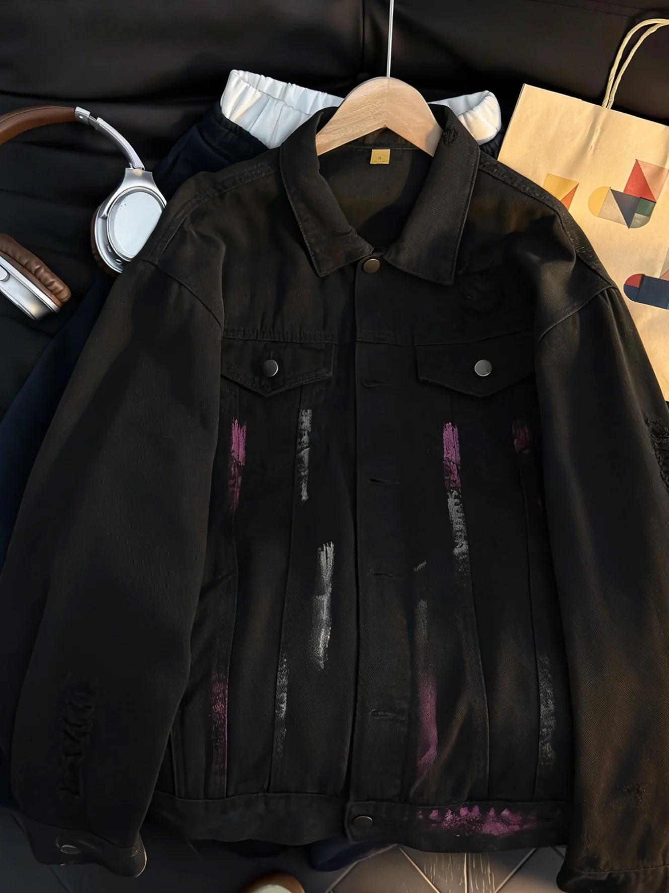 

Spring Graffiti Hole Denim Jacket Loose Fit Men's Cityboy Style American Hong Kong Workwear Jacket Long Sleeve Button Closure