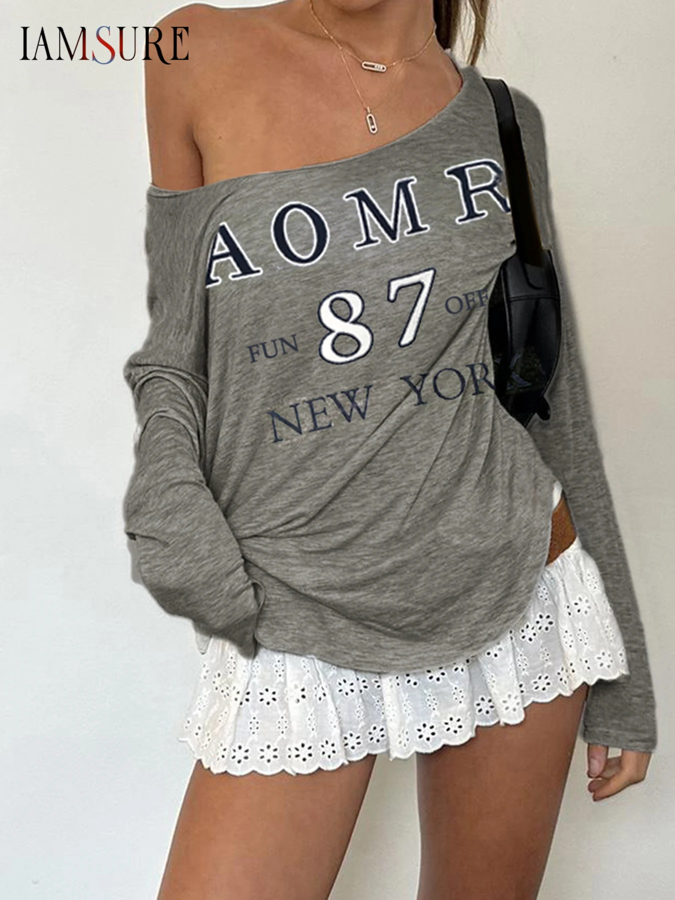 

IAMSURE Casual Printed T Shirt Basic Loose Off-Shoulder O-Neck Long Sleeve Tees Women 2025 Autumn Winter Streetwear Holiday Lady