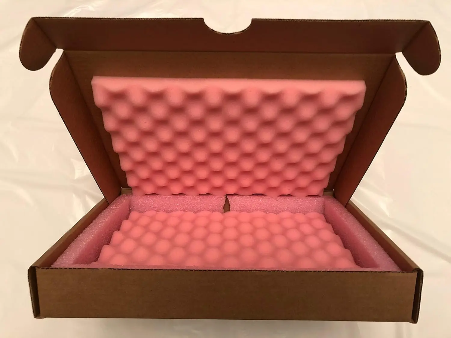 

Secure Mailer Box for Shipping, Durable and Water-Resistant Packaging Solution