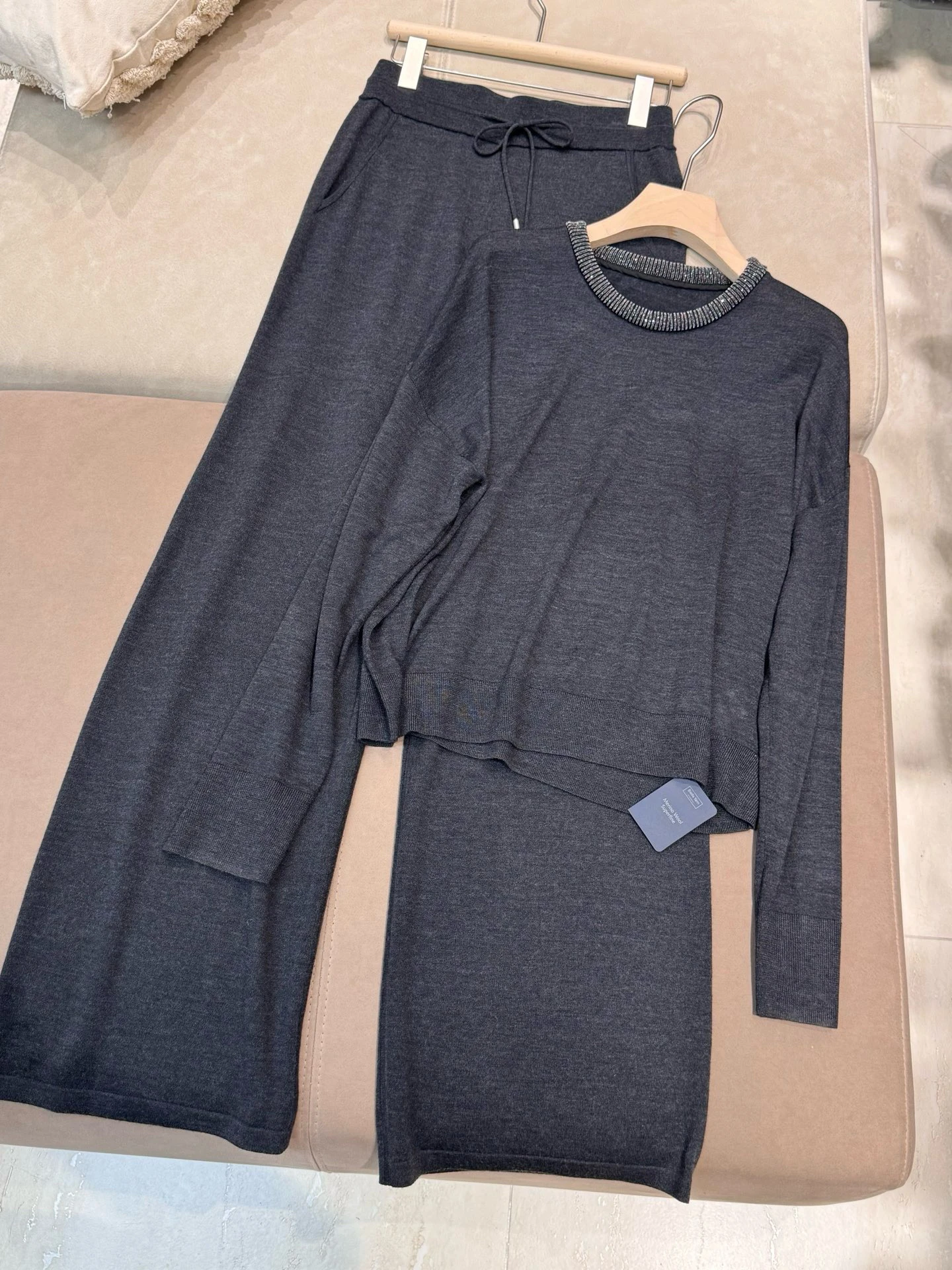 

Silk wool knitted high quality jersey pant suit