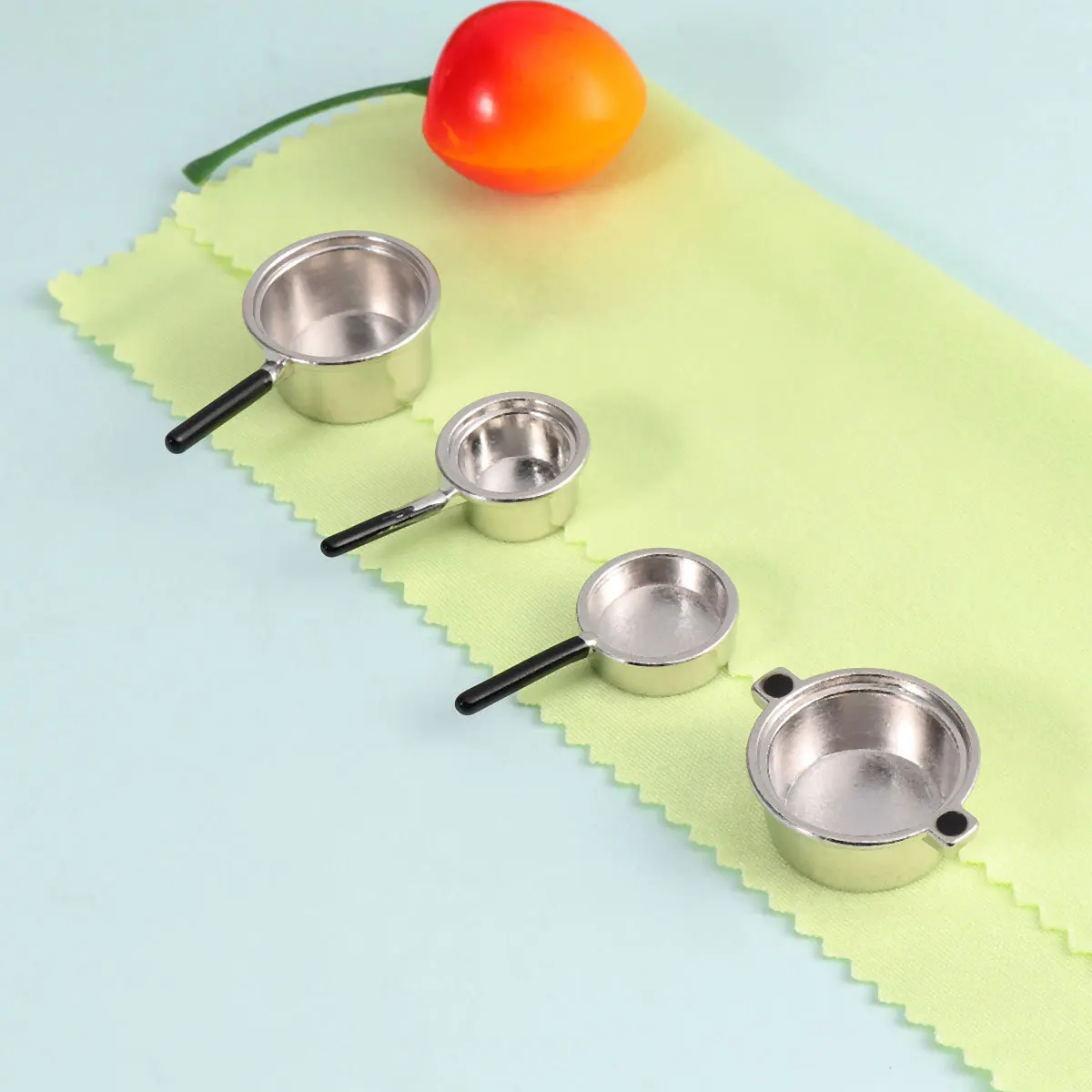 1 Set Silber 4-teilige Mini-Küchengeschirr Langlebiges, umweltfreundliches Metall-Kochutensilien für Kinder Fantasievolles Spielen Pädagogisch