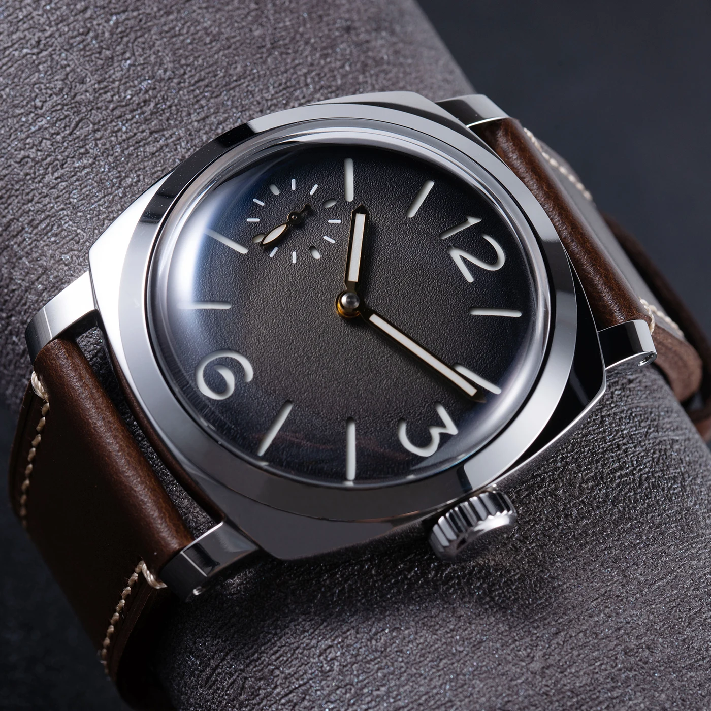 Custom High-end Logo Mechanical Watch Domed Sapphire Crystal BGW9 Lume ST3600 Retro Sandwich Dial Personalized Watches for Man view 3