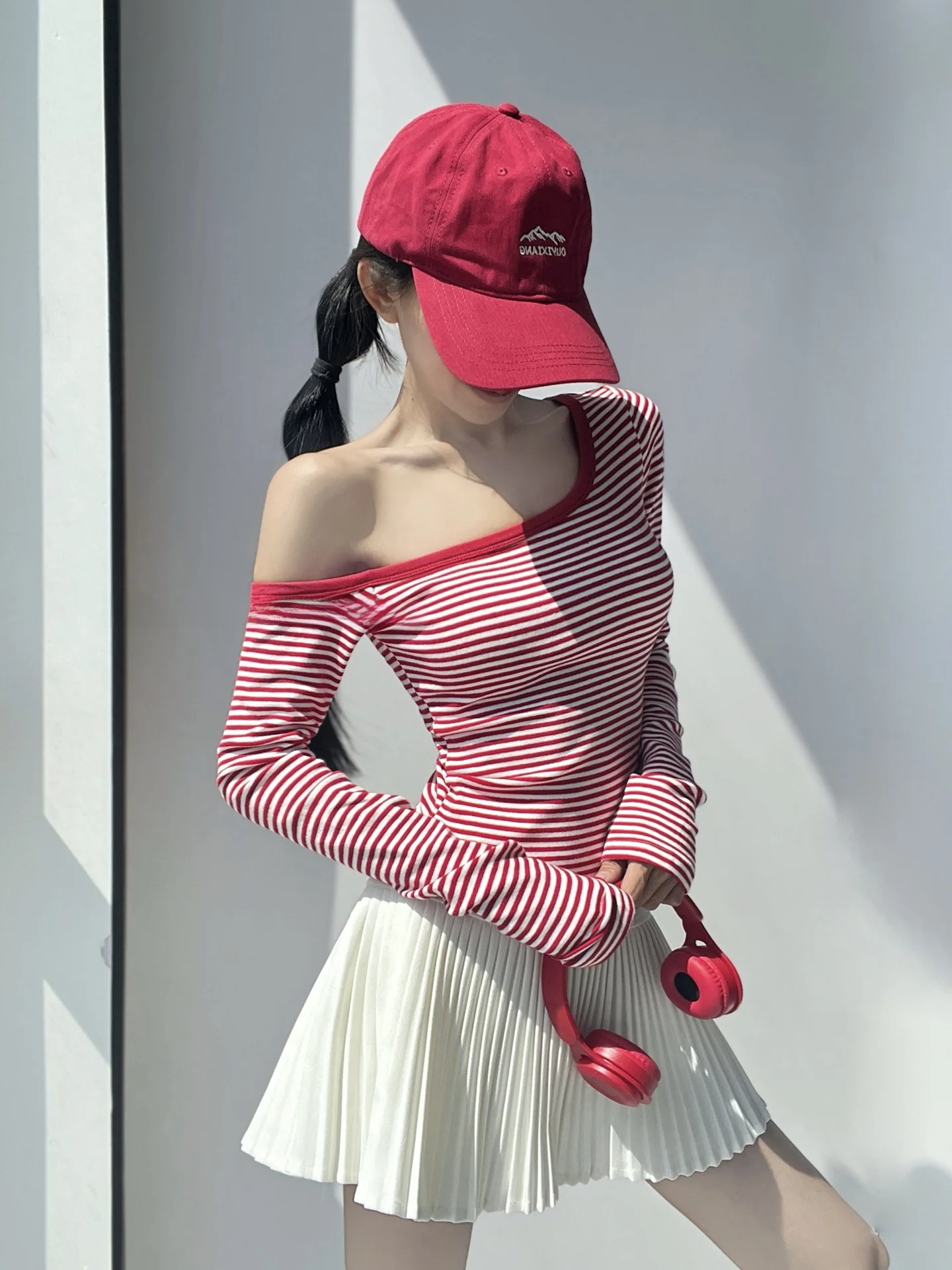 MianCun Breathable Long Sleeve Striped T-Shirt Women's Slim Fit Shoulder Angle Design Casual Sexy Style Knitted Top