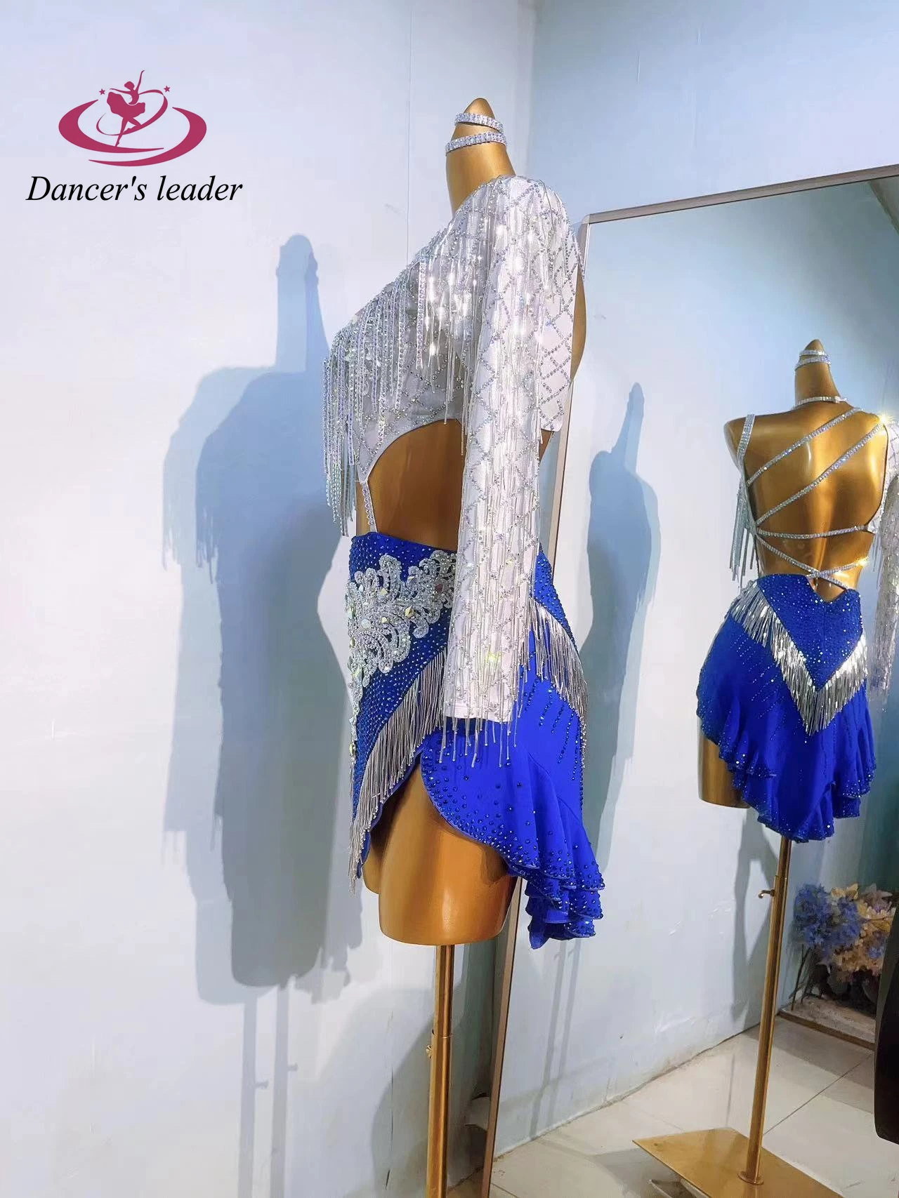 ラテンダンスステージラインストーン女性のハイエンドカスタムシルバーブラジャーブルースカートアメリカンサンバ服ドレス