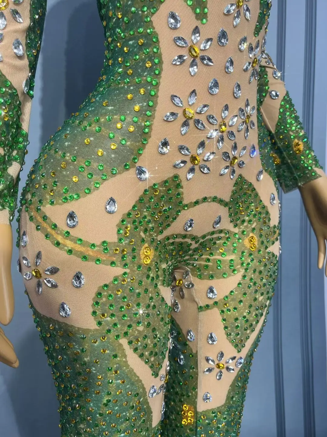 จั๊มสูทตาข่ายประดับคริสตัลวิบวับ ดีไซน์หรูหรา เซ็กซี่ เหมาะสำหรับงานแฟชั่นโชว์ งานปาร์ตี้ ชุดนักร้อง นักเต้น ชุดแสดงบนเวที