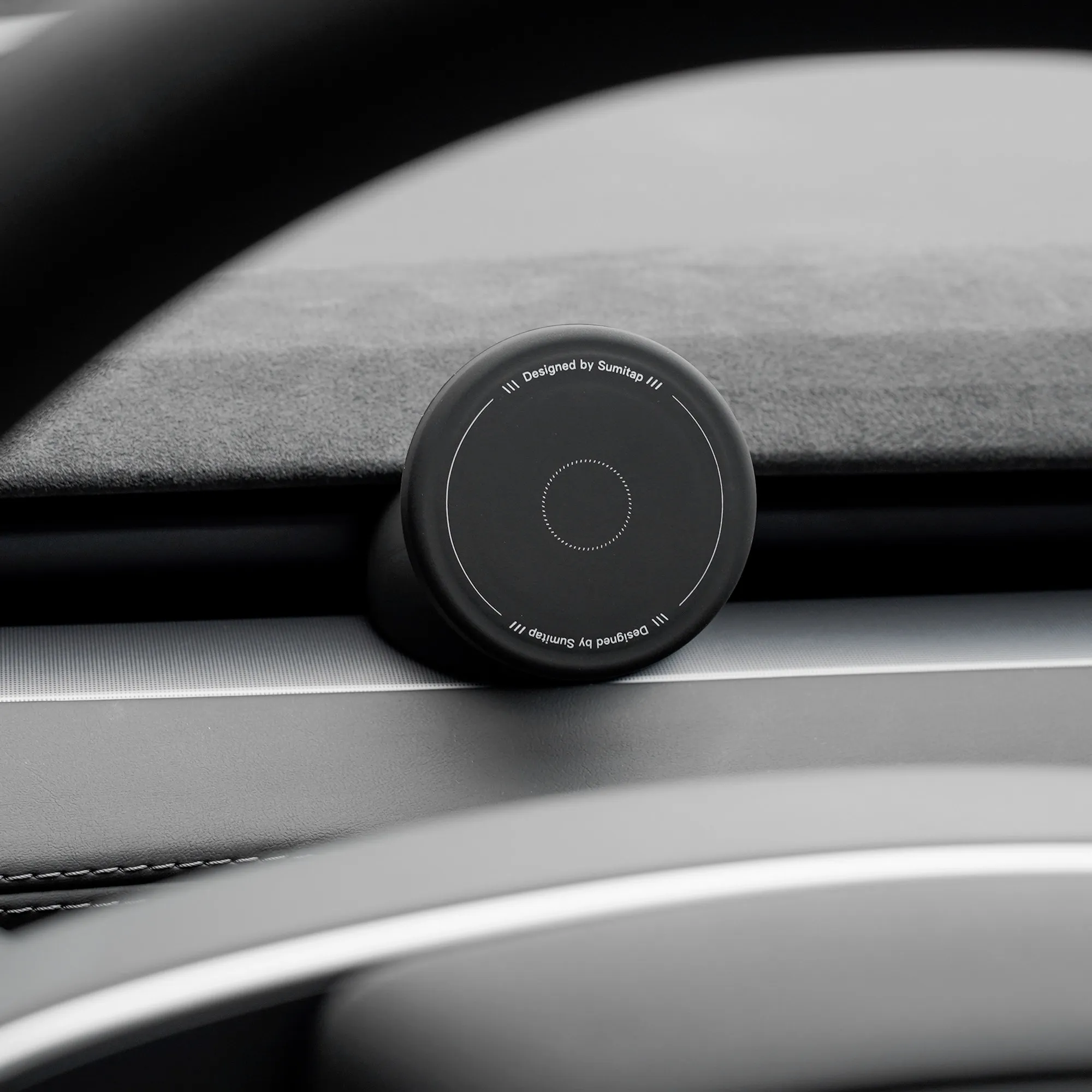 Versteckte magnetische Handyhalterung für die Mittelkonsole des Tesla Model 3 Highland Model Y YL Juniper, coole, modische Navigationshalterung – Detail 10