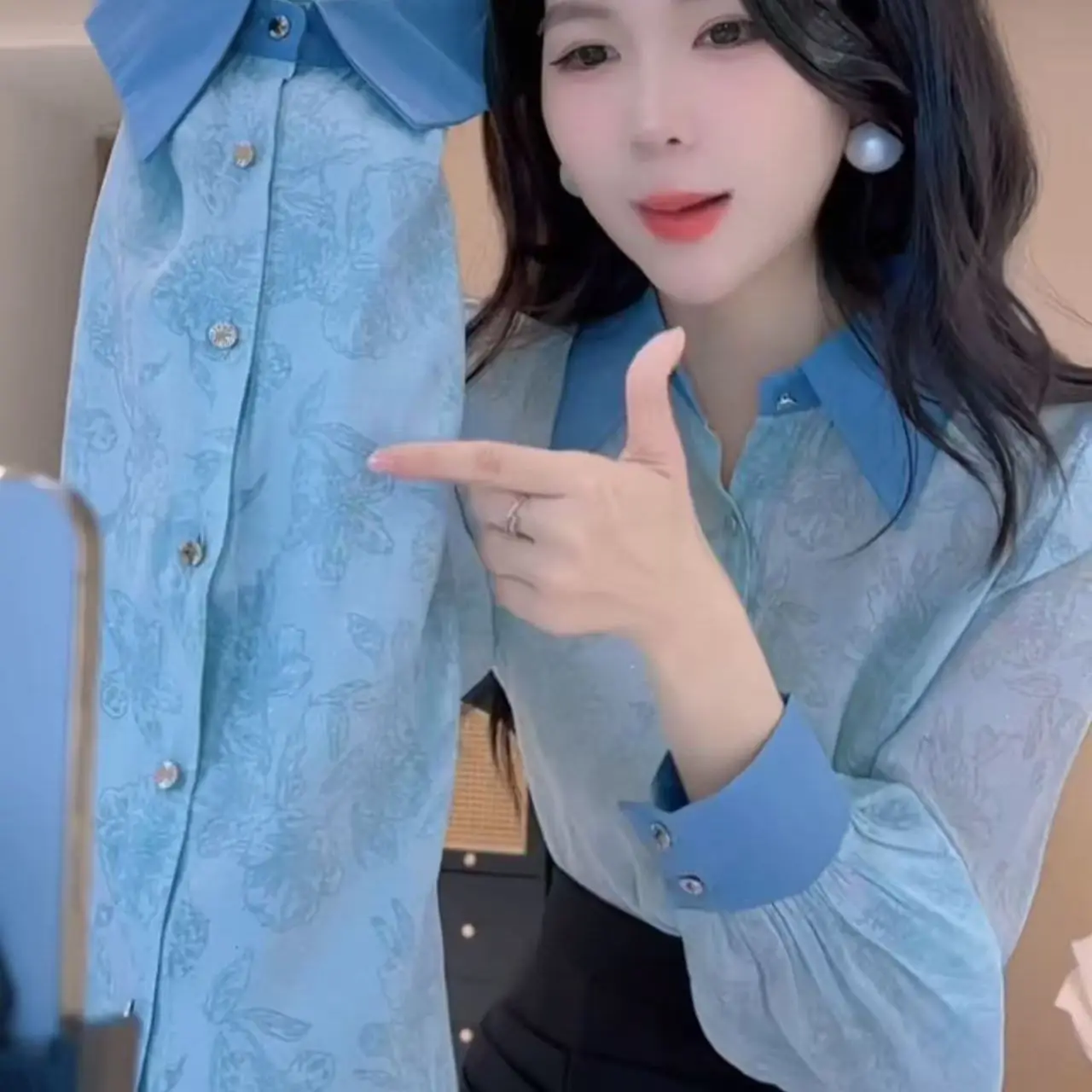 Camicia elegante a maniche lunghe Nuovo top alla moda da donna