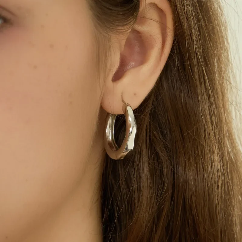 

[Xu Yan of The Same Style] Miguang Gurgling Earrings Niche French Women's Silver Plain Ring Earrings Stud Earrings Design Earrin