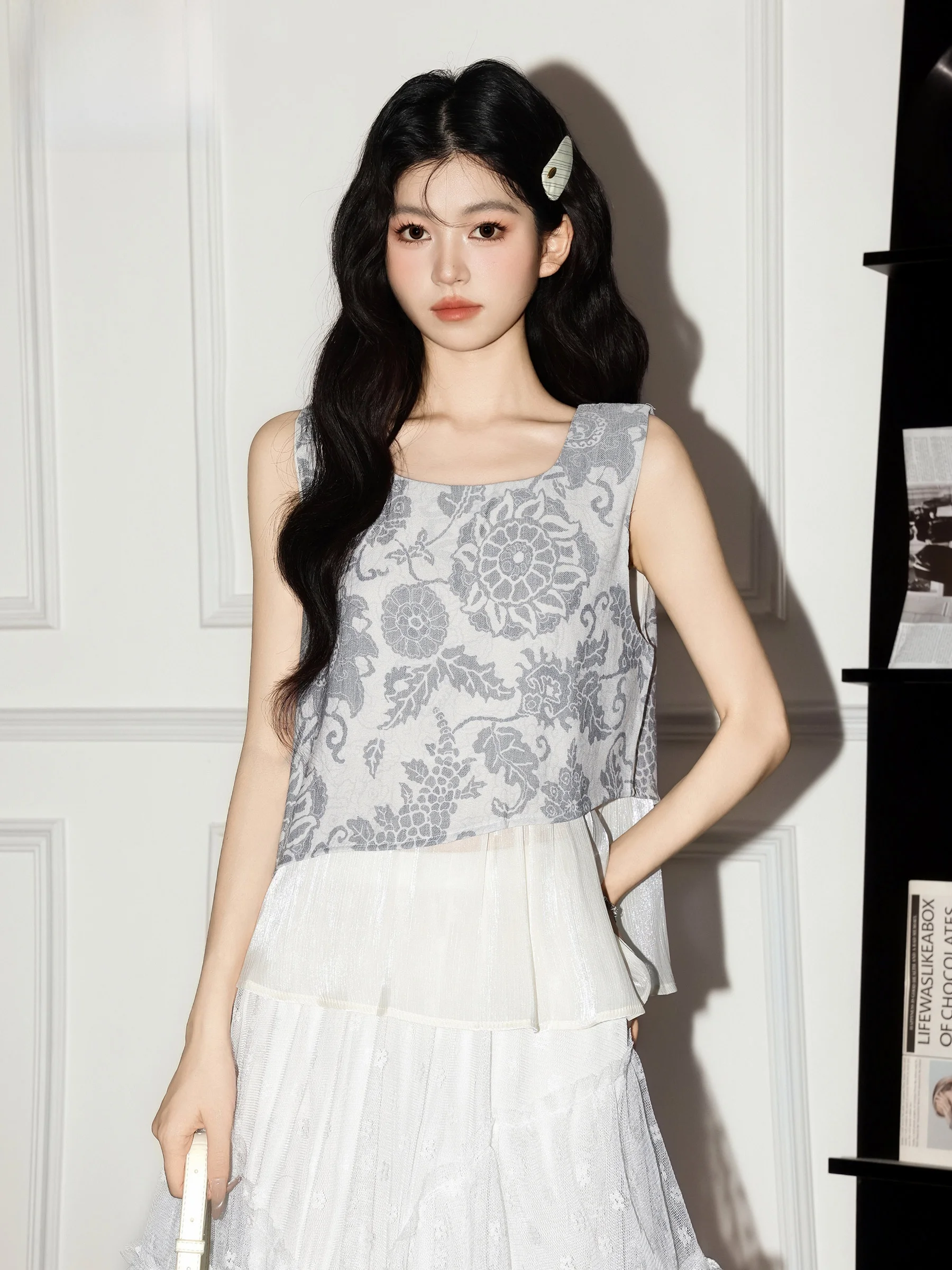 

Женская рубашка с цветочным принтом в стиле ретро, ​​сетчатая, с вырезами на плечах, с лоскутным дизайном, без рукавов, свободного кроя, летняя, новый стиль, высококачественный винтажный топ