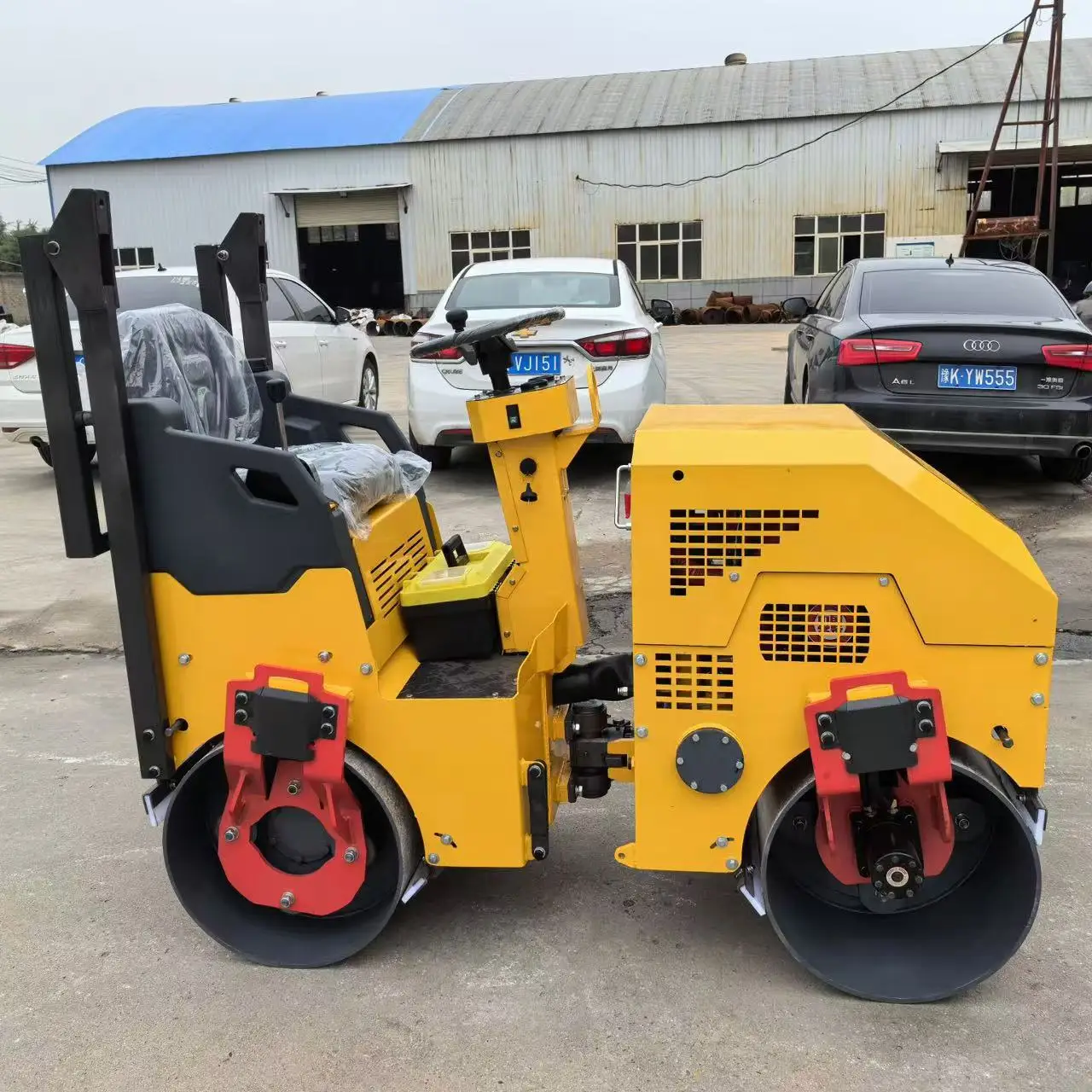 Affordable New 3 Ton Road Roller With Sunshade Vibratory Compactor Deals Mini Small Road Roller Ride on Road Compactor