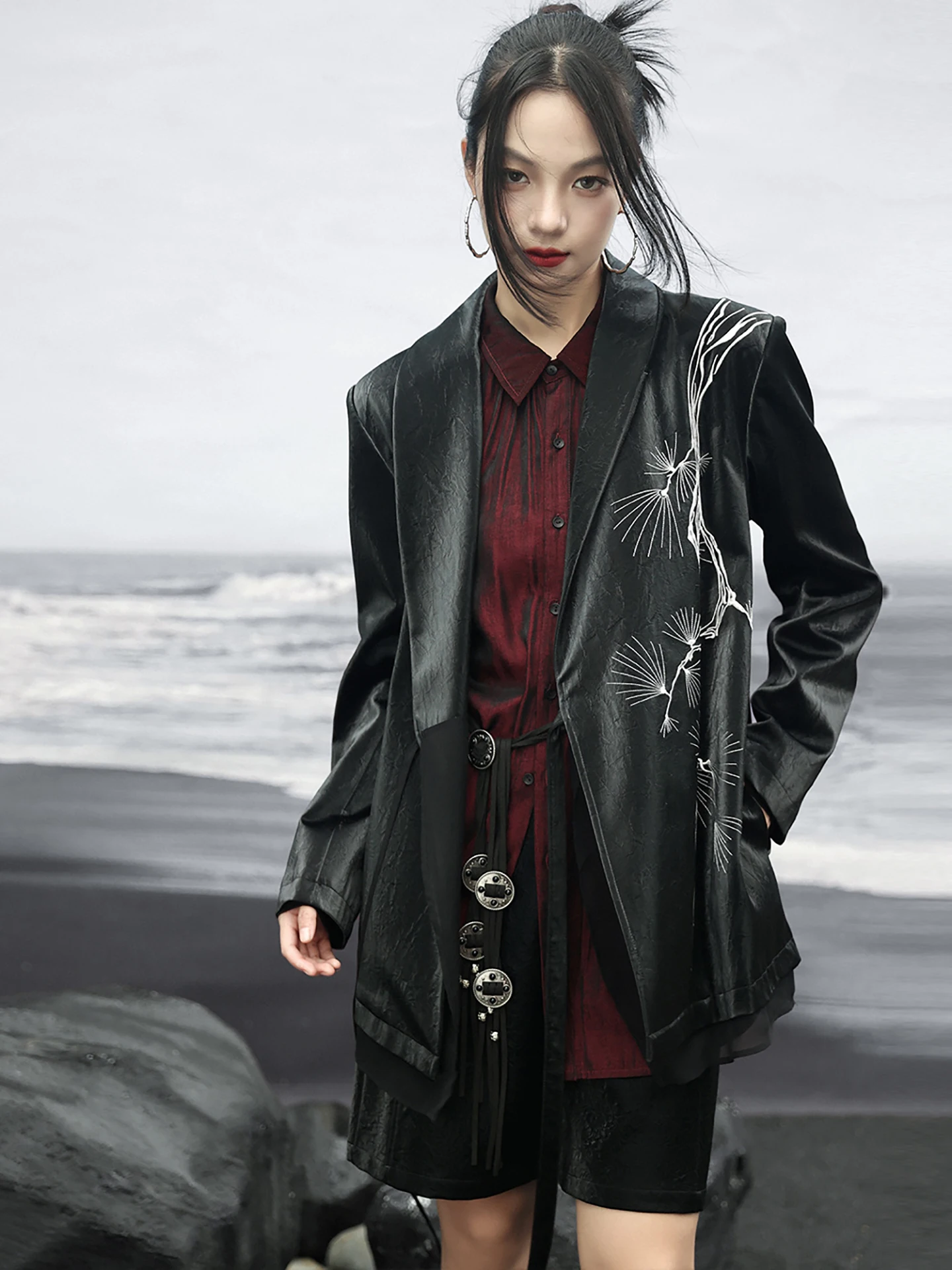 

Casual Sle Embroidered Pine Branch PU Leather Jaet Women's Loose Fit Suit Top Chinese Traditional Design Long Sve Coat