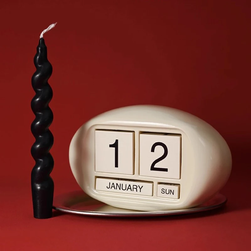 

Creative Resin Wood Desk Calendar, Ancient-Style Decorative Item In The Space Age, Detachable Perpetual Display Piece White /Red
