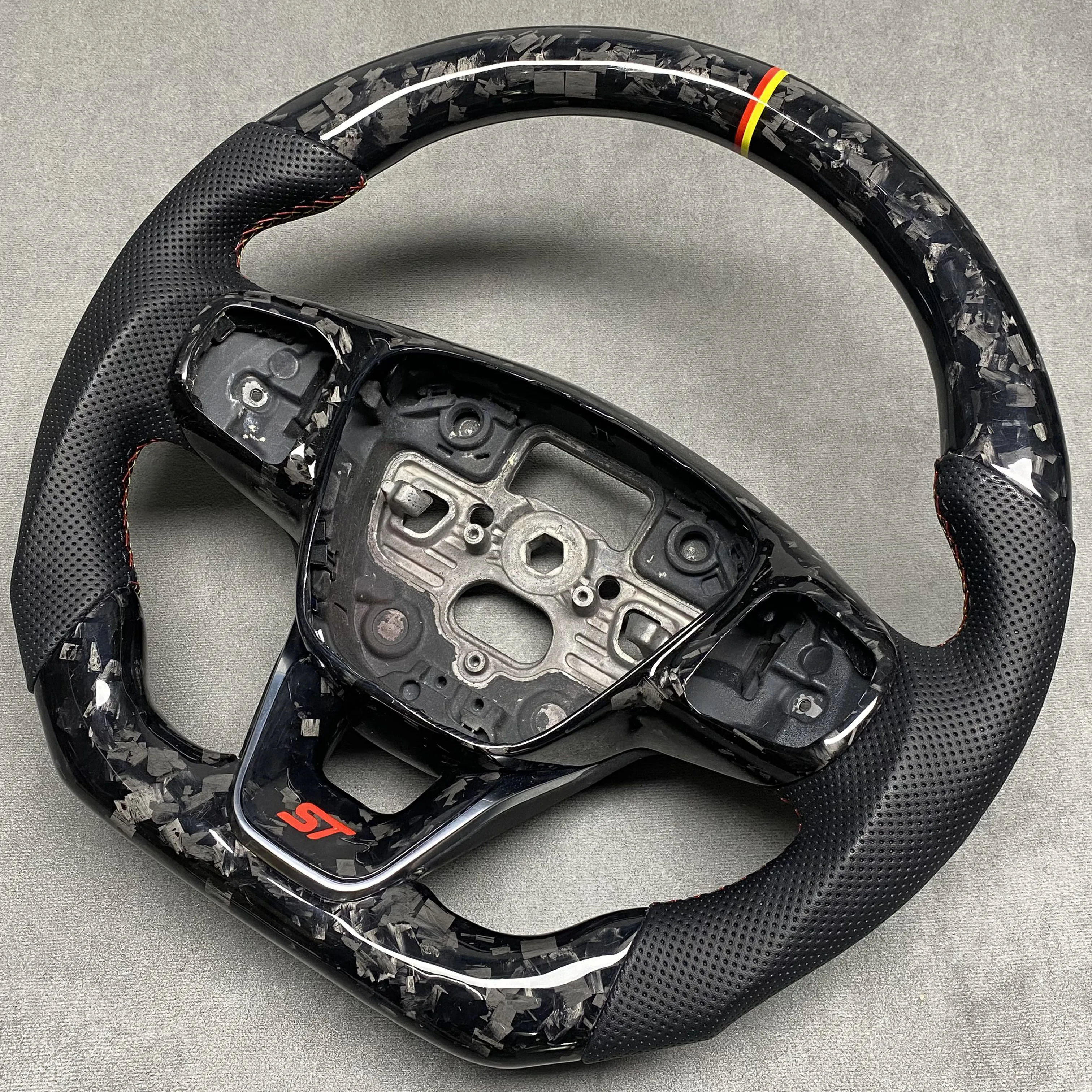 Customized Upgraded For Ford MK4 ST RS Fiesta ST MK8 2019-2023 Forge Carbon Fiber Steering Wheel Car Accessories