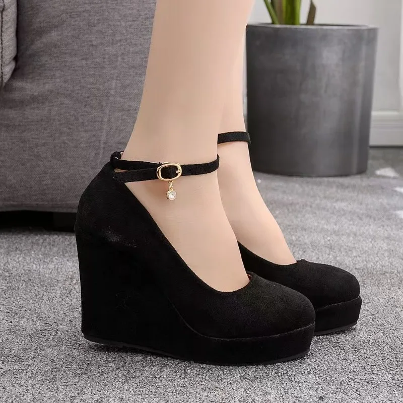 

Женские туфли на наклонном каблуке, универсальные универсальные туфли на высоком каблуке с пряжкой на щиколотке, вечерние красные свадебные модельные женские туфли, большие размеры 42