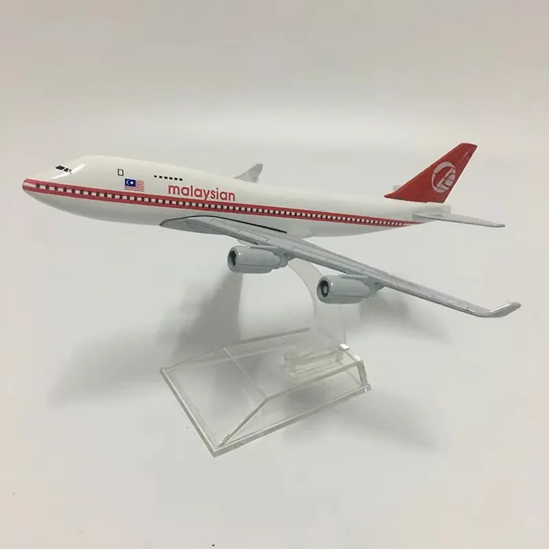 16CM 1:400 Scale 747 Alloy Metal Aircraft Model Malaysia Boeing B747 With Aircraft Stand Collectible Gift Display Model