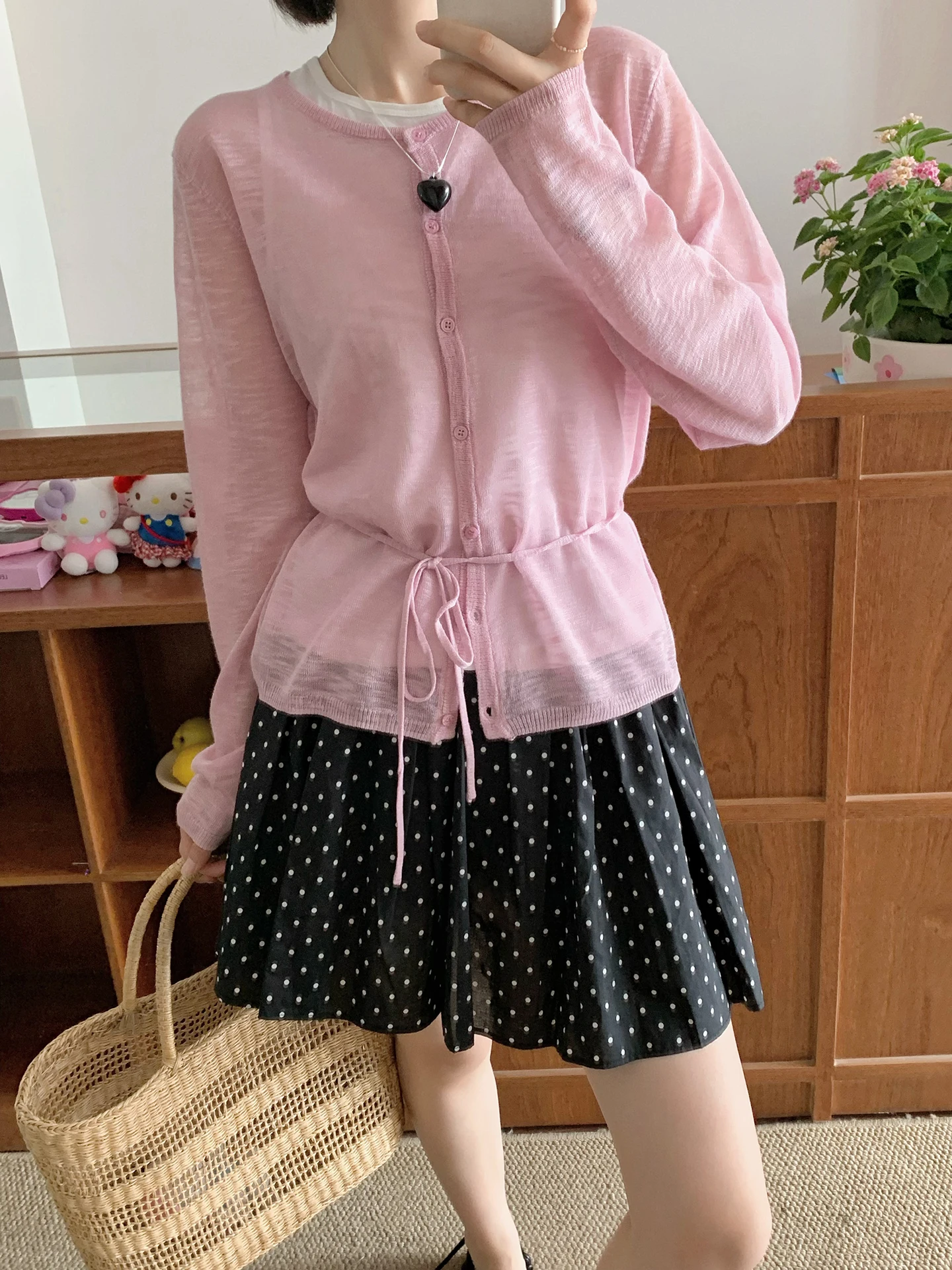 

Весна-лето 2025: Женский легкий вязаный кардиган в корейском стиле с круглым вырезом, длинными рукавами, поясом и эффектом ледяного шелка