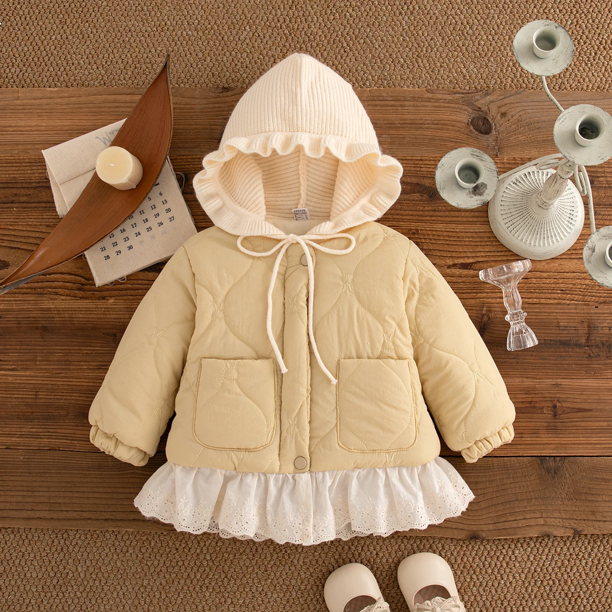 معطف طفلة الخريف / الشتاء بلون دافئ مقنعين سترة قطن الطفل لطيف الدانتيل تقليم ملابس خارجية للفتيات