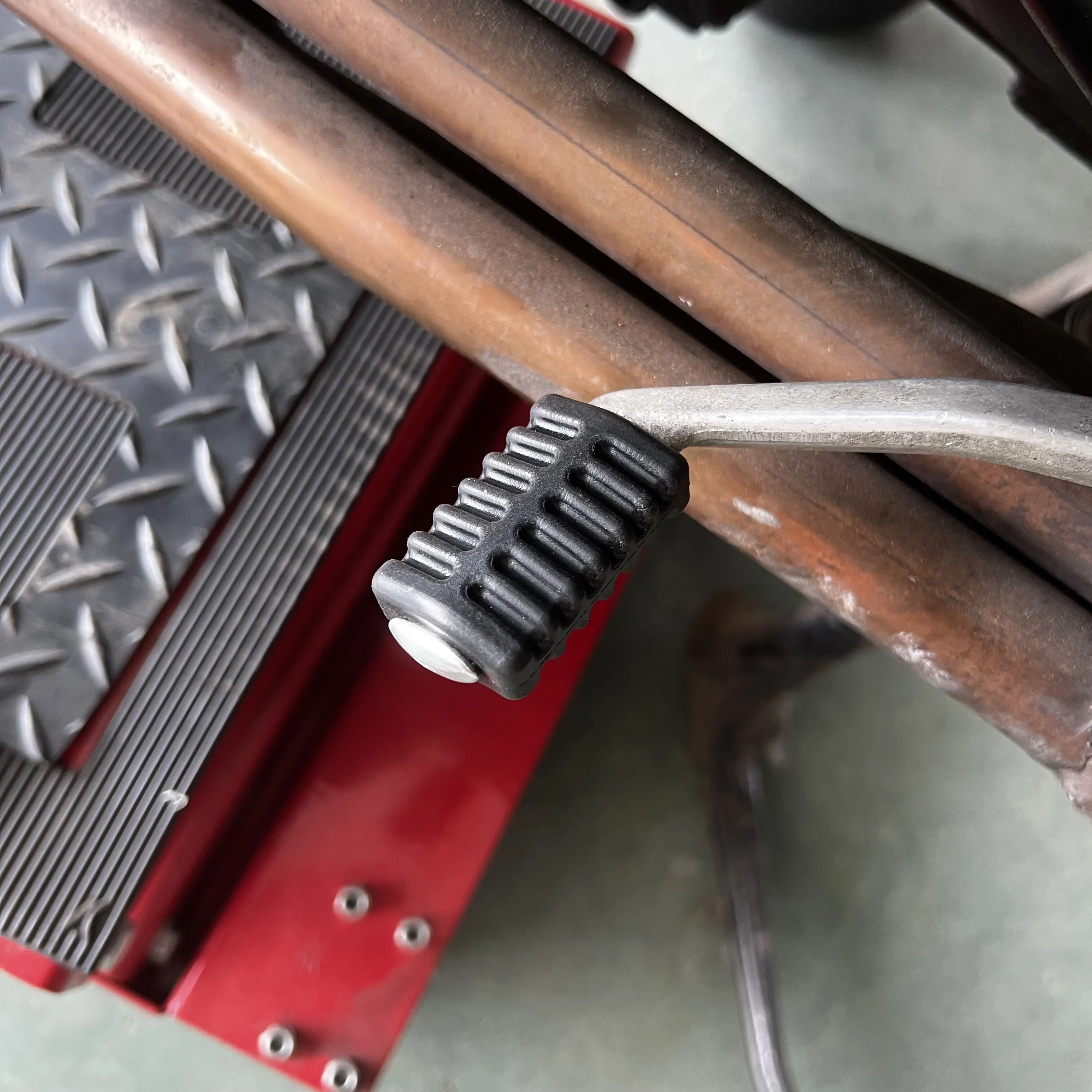 ل BMW K100 K100RS K75 K75S غطاء رافعة القدم مقهى المتسابق اكسسوارات الدراجات النارية عدم الانزلاق التحول دواسة الحرس المطاط