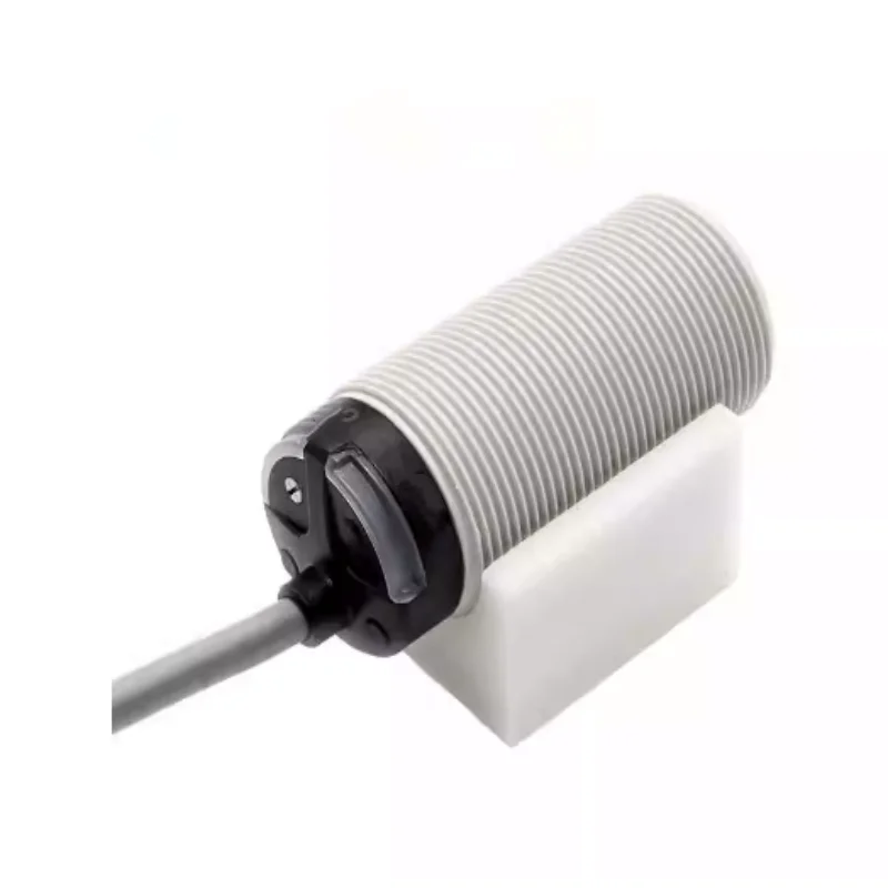 Brand new genuine proximity switch  CR30XSCN25DPCY-E2  CR30XSCN25DPRY-E2  CR30XCN25DNOY  CR30XCN25DNCY  CR30XCN25DNRY
