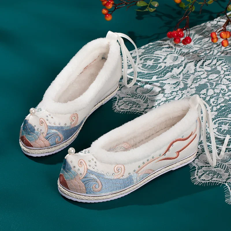 

Cotton Shoes Winter New Old Beijing Cloth Han Elements Ancient Style Pearl and Cashmere Warm Hanfu Shoe