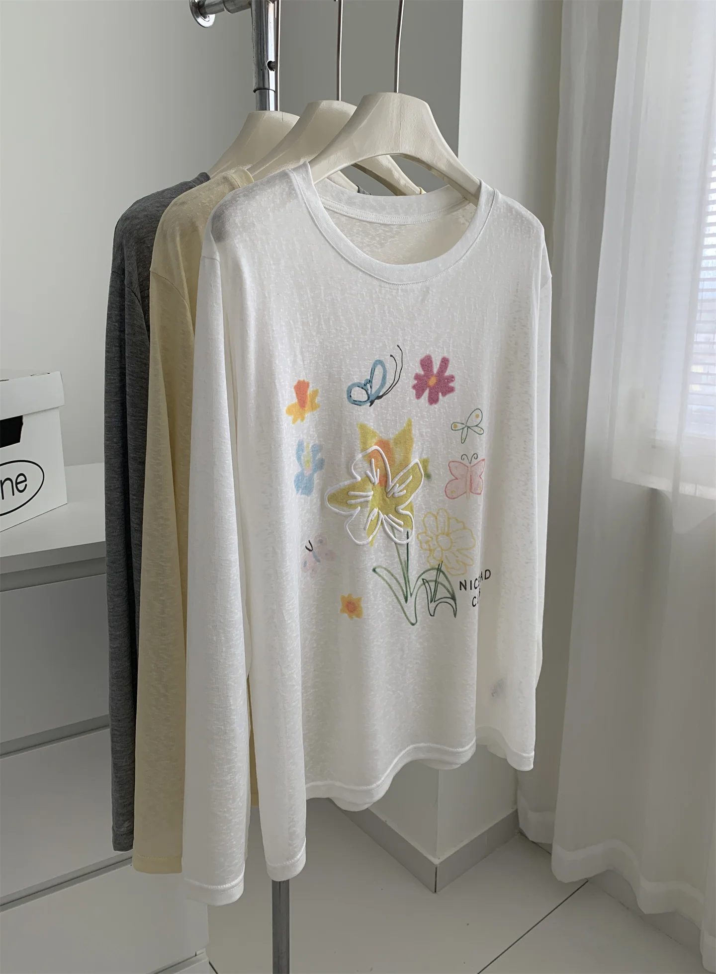 Fashion Printed Lazy Style Off Shoulder T-shirt Slightly Transparent Round Neck Design Long Sleeved Base Top 2026 New