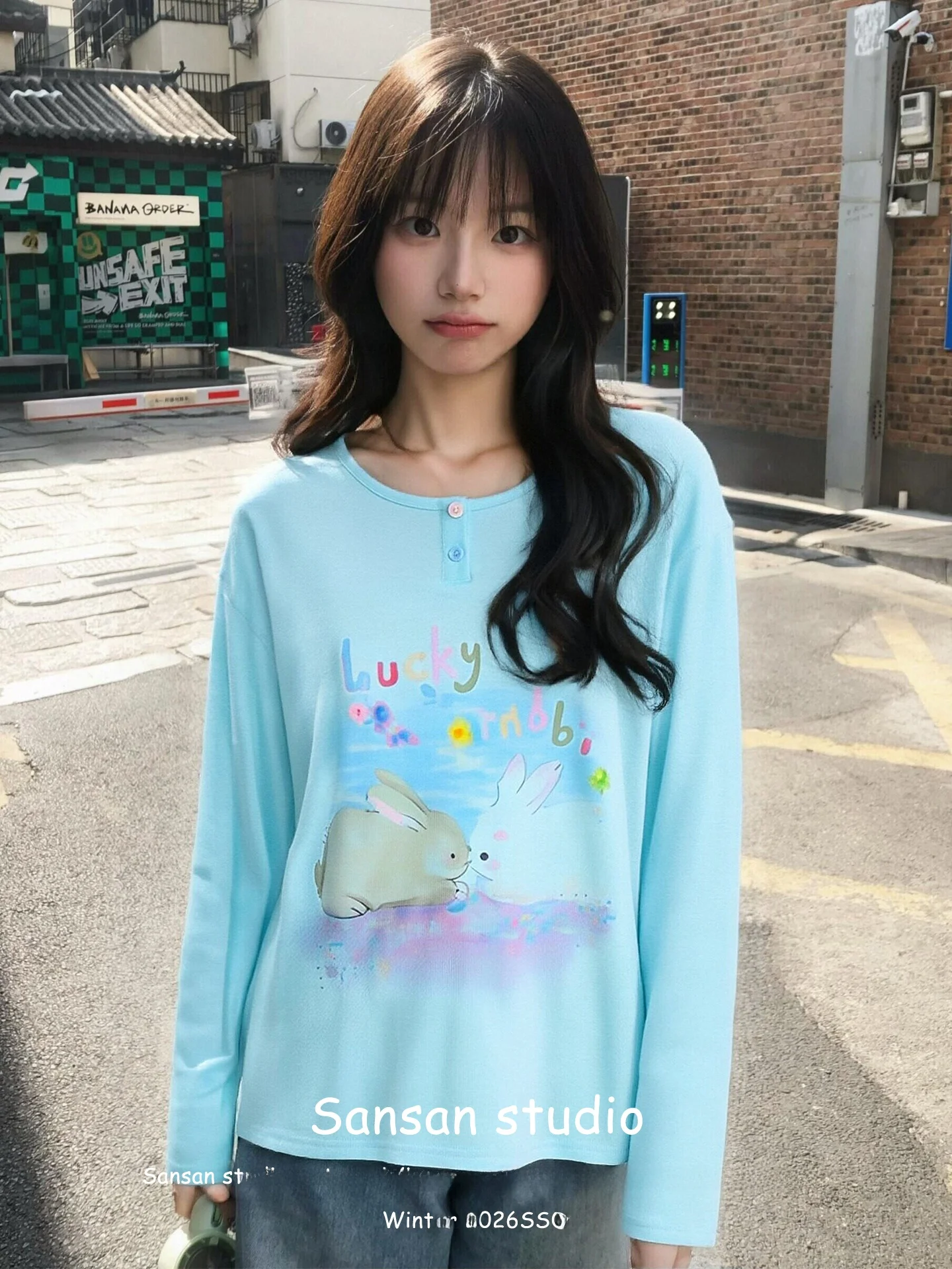 

Свободная повседневная женская футболка с длинным рукавом для ранней весны, с принтом кролика, тонкая, в американском стиле, для защиты от солнца