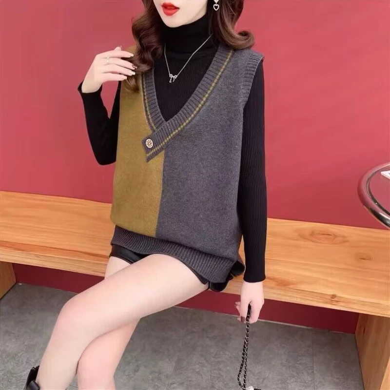Luźna kamizelka bez rękawów z dekoltem w serek, dzianinowa, w bloki kolorystyczne, damska, nowa kolekcja wiosna-jesień 2025, koreański styl, modny, casualowy sweter.