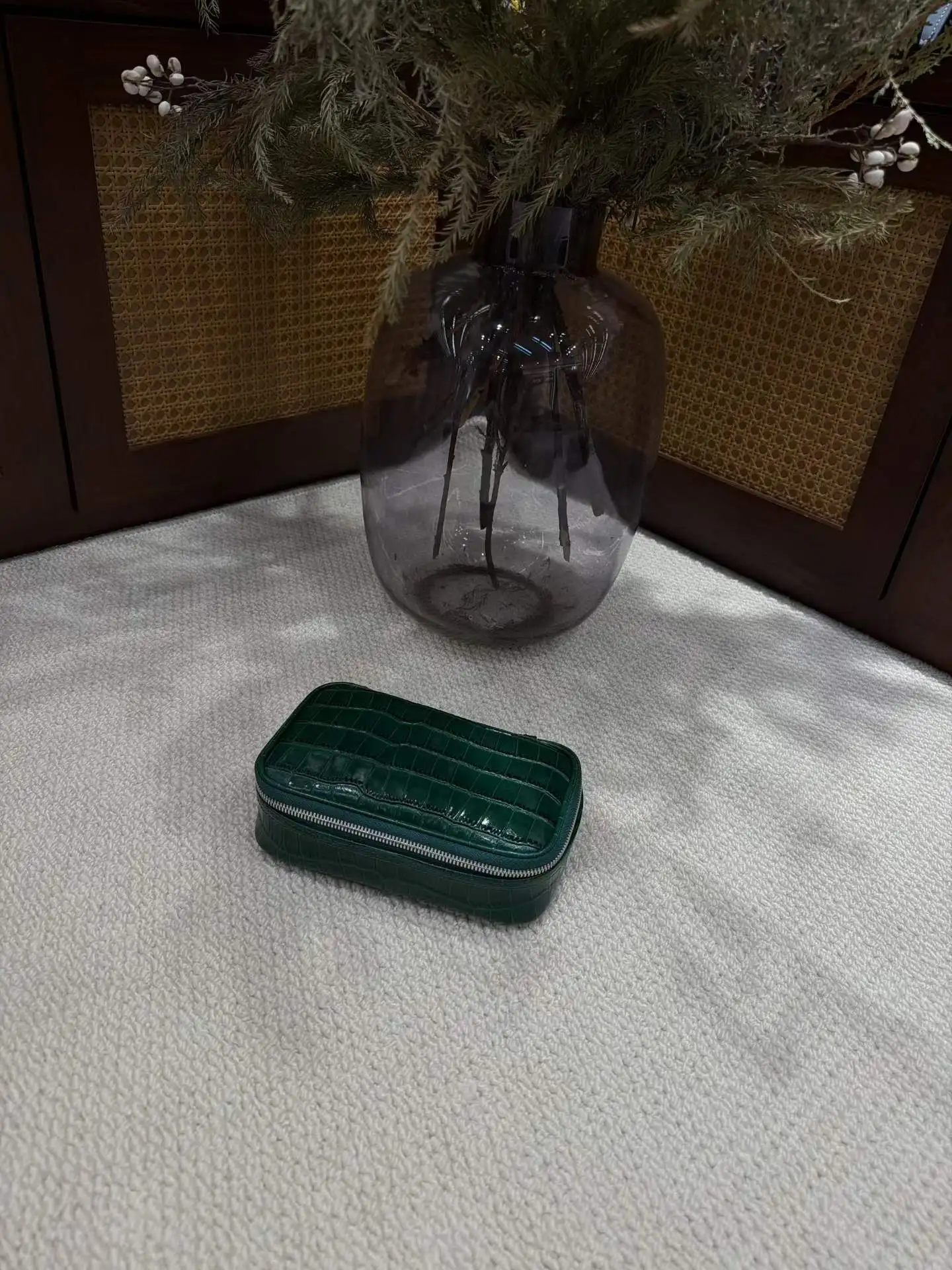 Krokodil-Geprägte Leder Mini-Kosmetiktasche Toilettenartikel-Organizer Tragbare Kosmetiktasche in Verschiedenen Farben und Größen Erhältlich – Detail 17