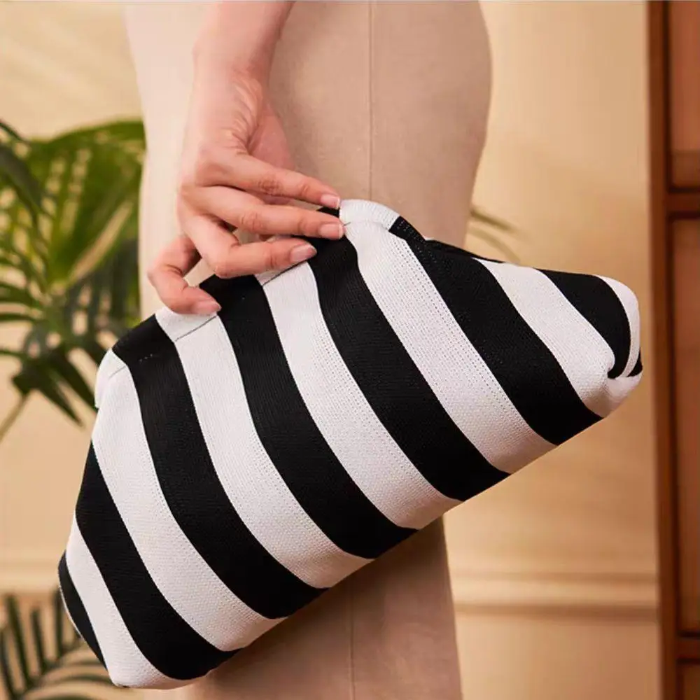 

2025 Beach Clutch Handbags Dumpling Bag Casual Large Capacity Makeup Bag Women's Cosmetic Bag Storage Bag Travelling Ladies Bags