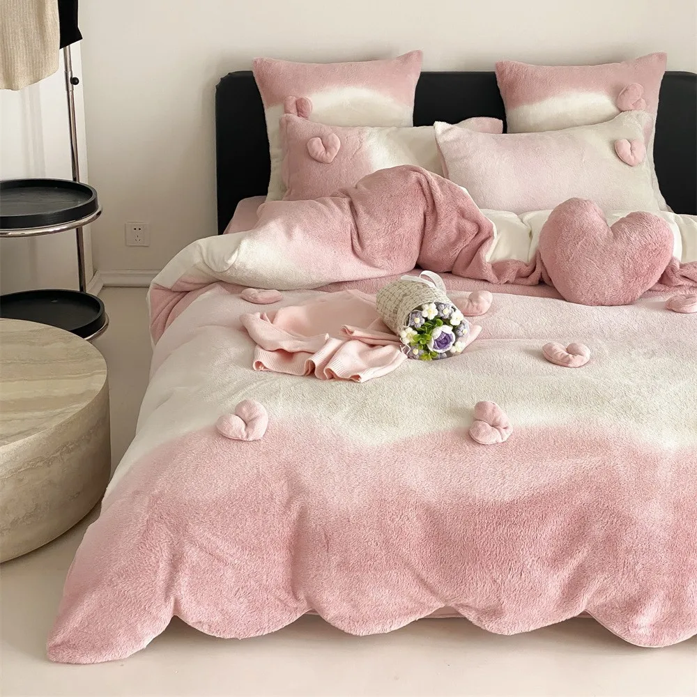 

Gradient rabbit plush four-piece bedding set, 3D heart-shaped, thickened, warm milk fleece duvet cover.