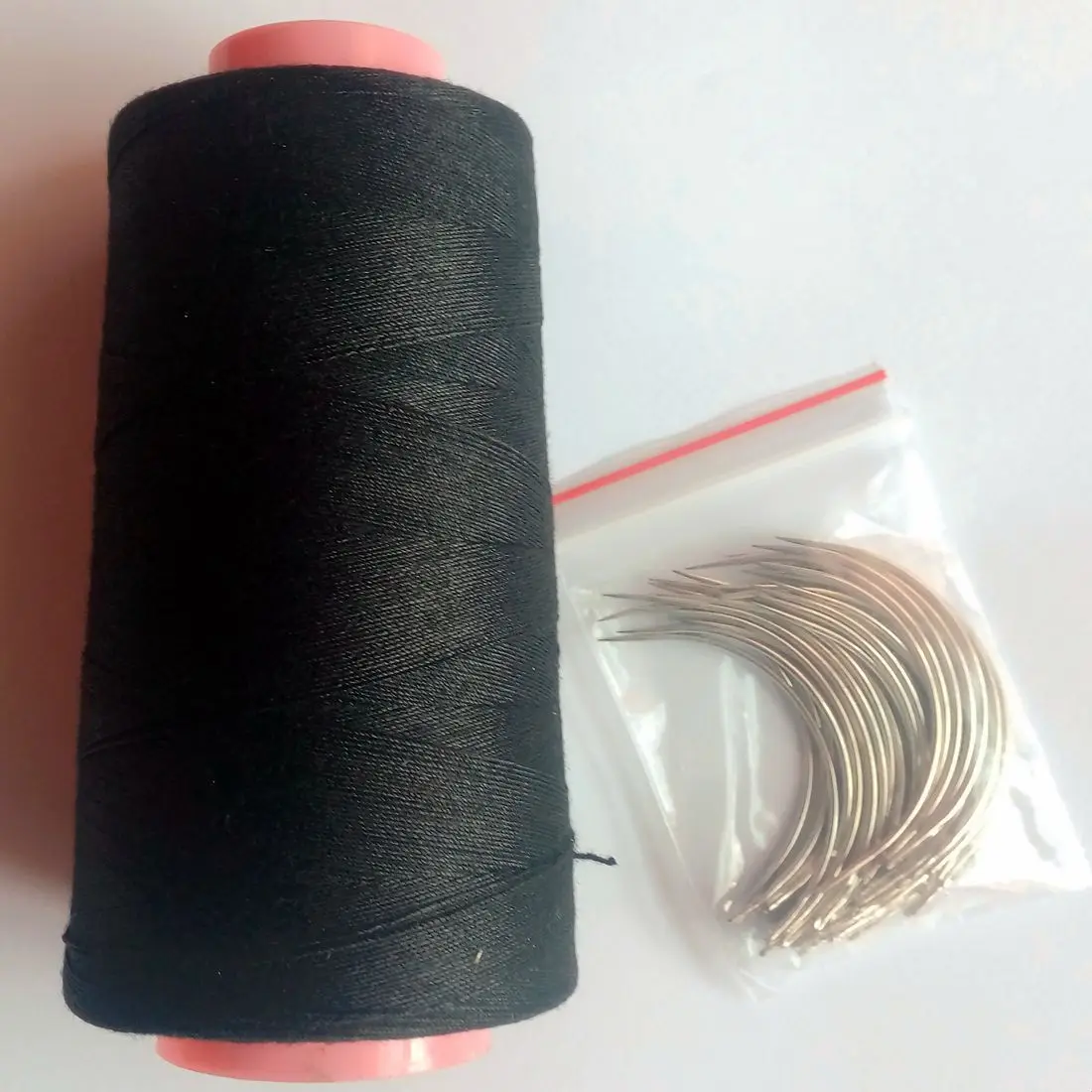 25 Stück C-Nadeln mit Geschenk: 1 Rolle schwarzer Baumwollfaden, Webfaden, Haarwebfaden – Detail 2