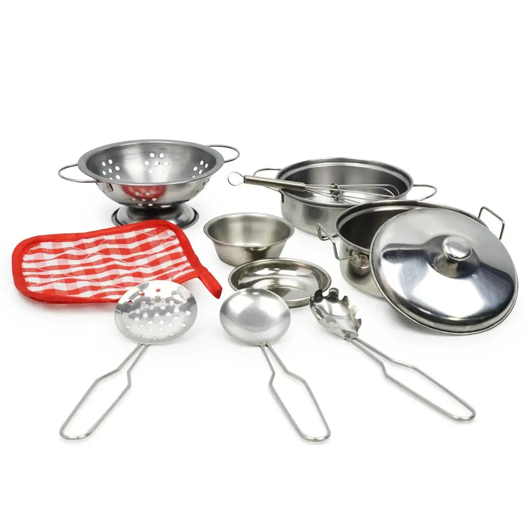 Cocina preescolar con manchas de acero inoxidable, utensilios de cocina, traje, juguetes