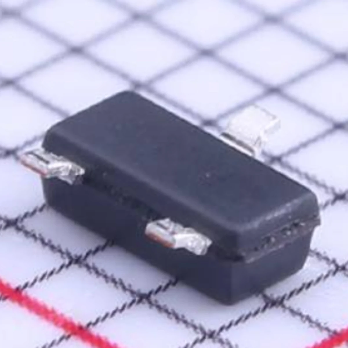 50 قطعة ترانزستور التأثير الميداني الأصلي SI2307CDS-T1-E3 (MOSFET) 1.1 واط؛ 1.8 واط 30 فولت 3.5 أمبير 1 P-قناة SOT-23؛ وضع العلامات: N7