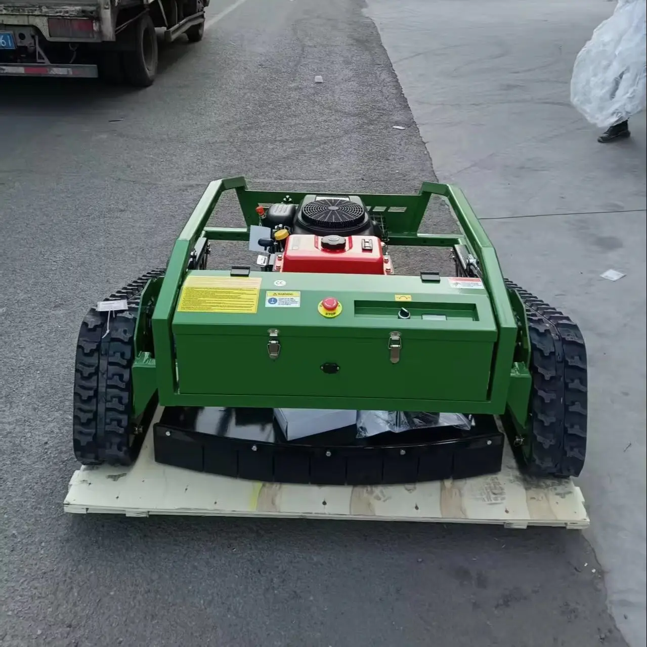 

800mm Cutting Width Zero Turn Mower ZNW-800S Four Stroke Power Intelligent Remote Grass Cutter Portable High Efficient All Terra