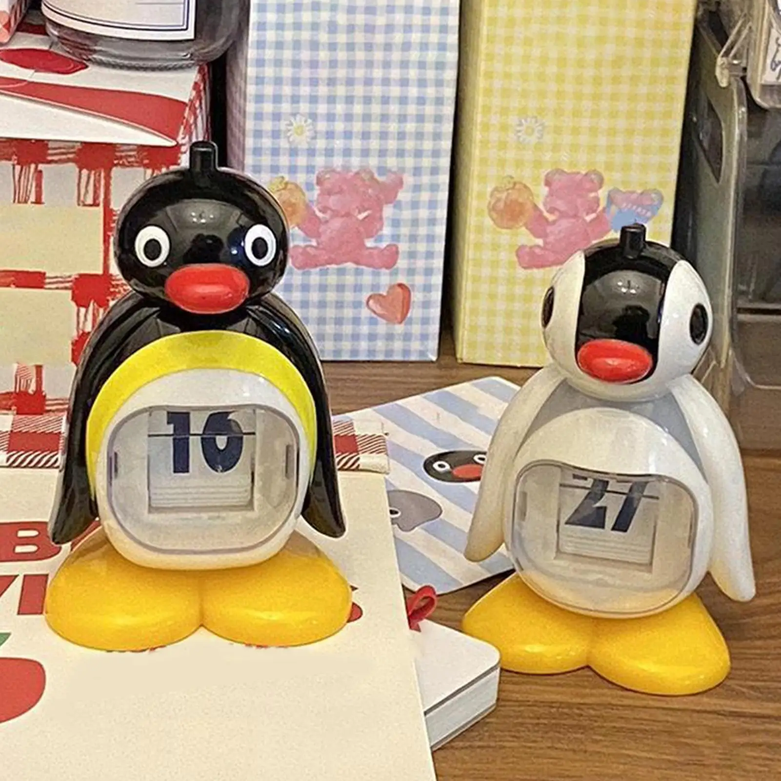 Calendário Criativo de Pinguim: Decoração de Mesa com Figurino de Animal, Ideal para Presente de Aniversário e Ornamento Colecionável